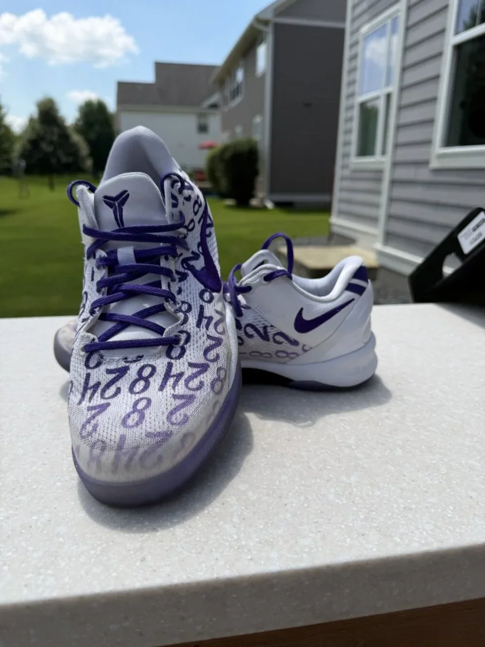 Nike Kobe VIII Low Basketball Sneakers Kids Size 5.5Y Youth Athletic Shoes